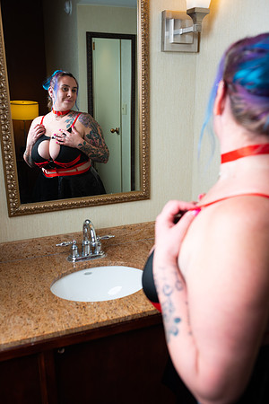 Tabitha & Catherine Embassy Suites Photoshoot 1.18.2025 x David Alexander Media-8432